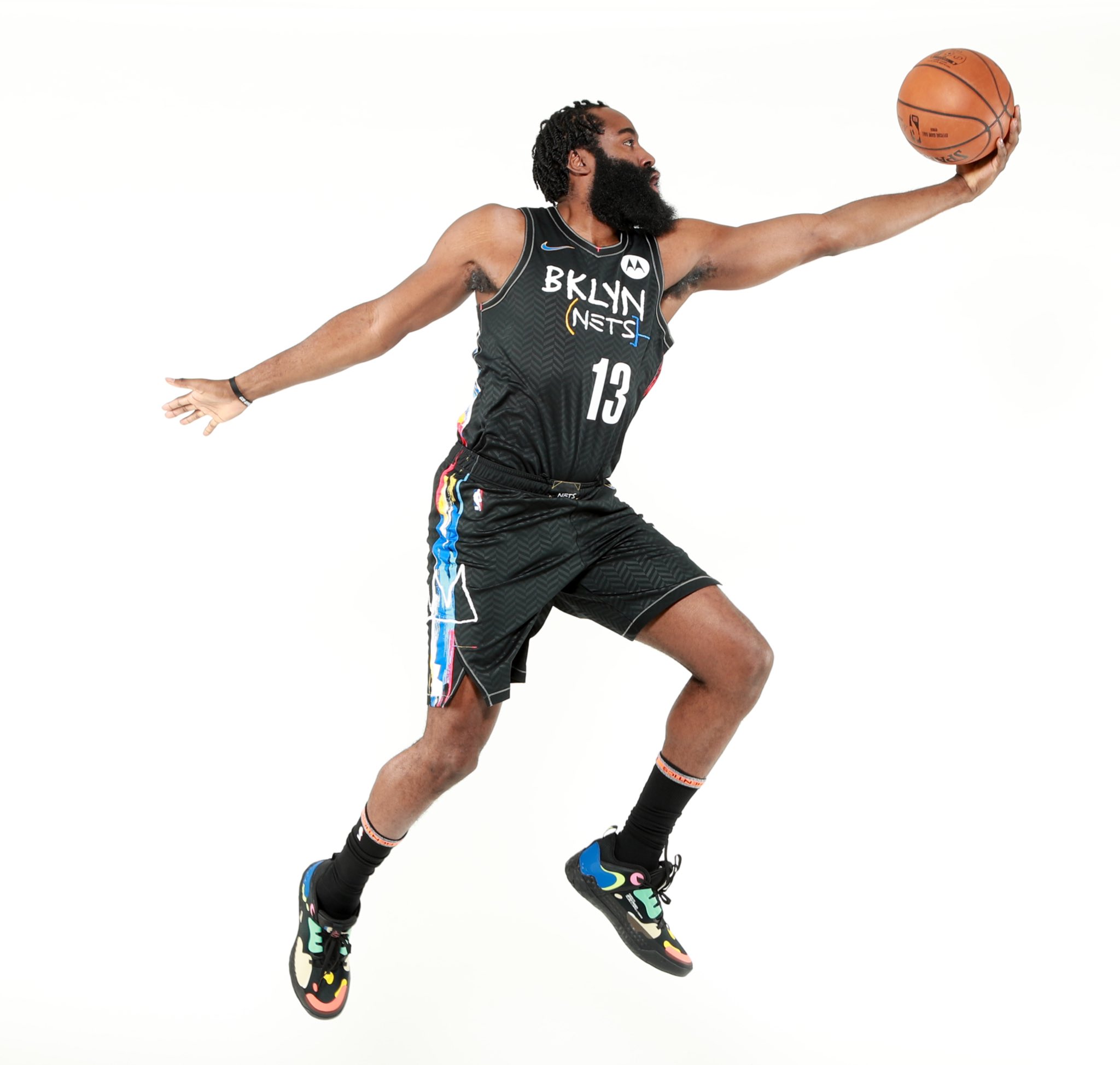 比利亚雷亚尔中场新星崛起：未来的丹尼·帕雷霍和托马斯·帕特（比利亚雷亚尔中场新秀崛起：有望接班帕雷霍与托马斯·帕尔特伊）