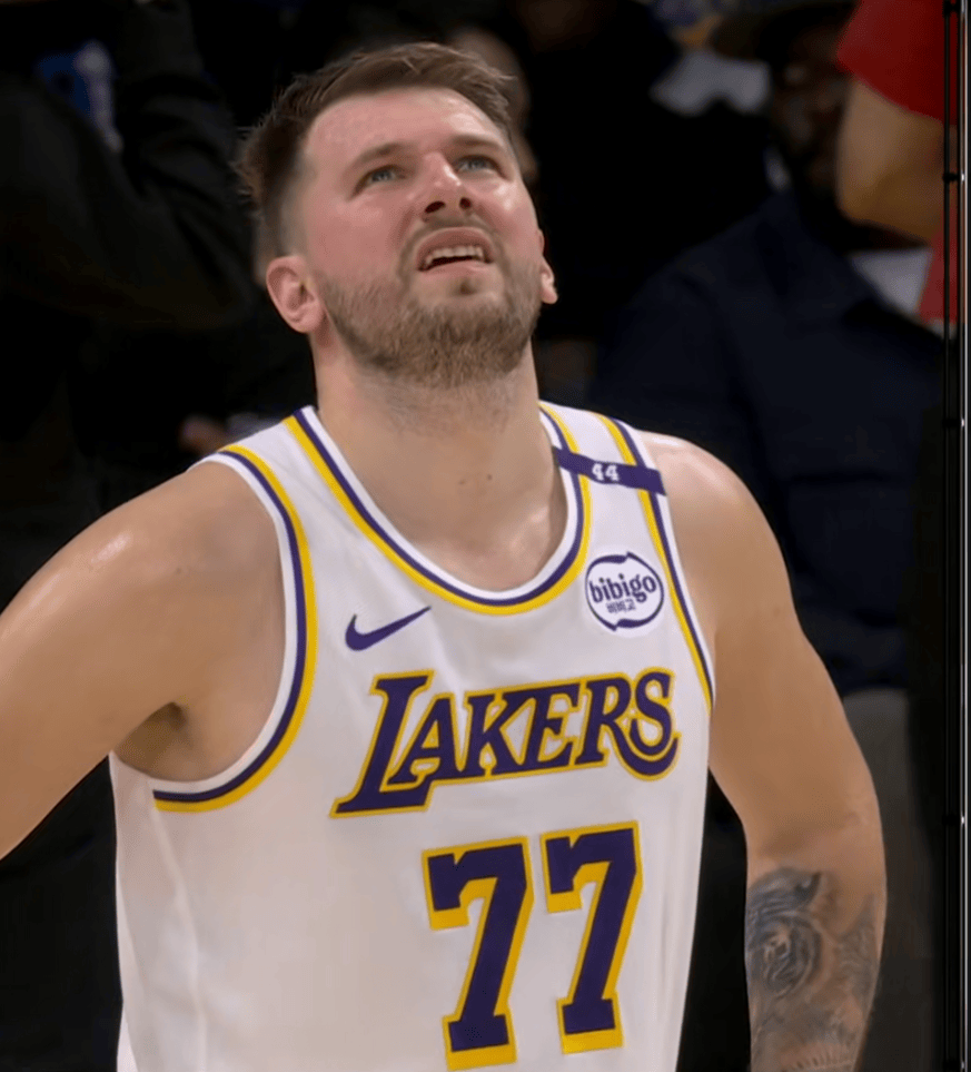 半场战报：莱切0-0维罗纳（半场比分：莱切与维罗纳互交白卷）